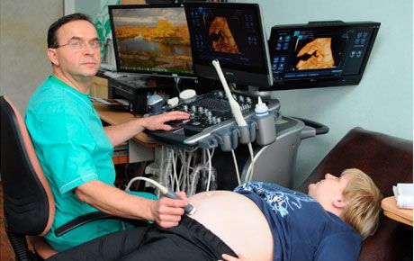 Medic obstetrician-ginecolog, medic ecograf de cea mai înaltă categorie, Yavorsky Yuriy Tsezarevich, medic cu 32 de ani de experiență