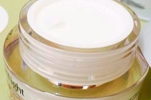 Crema perfecta - crema anti-imbatranire redensificatoare multi-activa - acid hialuronic