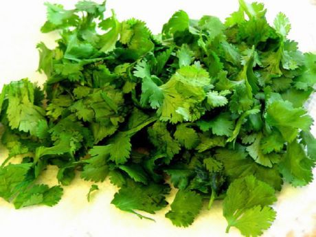 Care legume verde conțin mai multe vitamine?